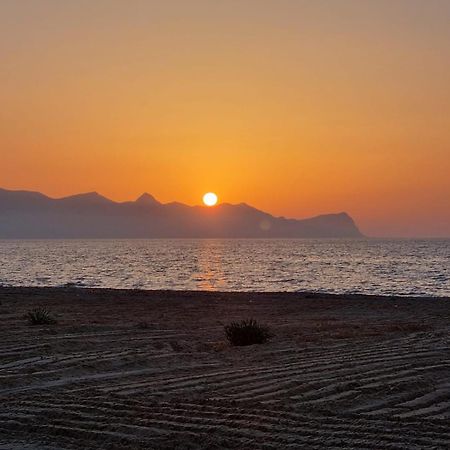 Doride Appartamento Sulla Spiaggia Balestrate Eksteriør bilde